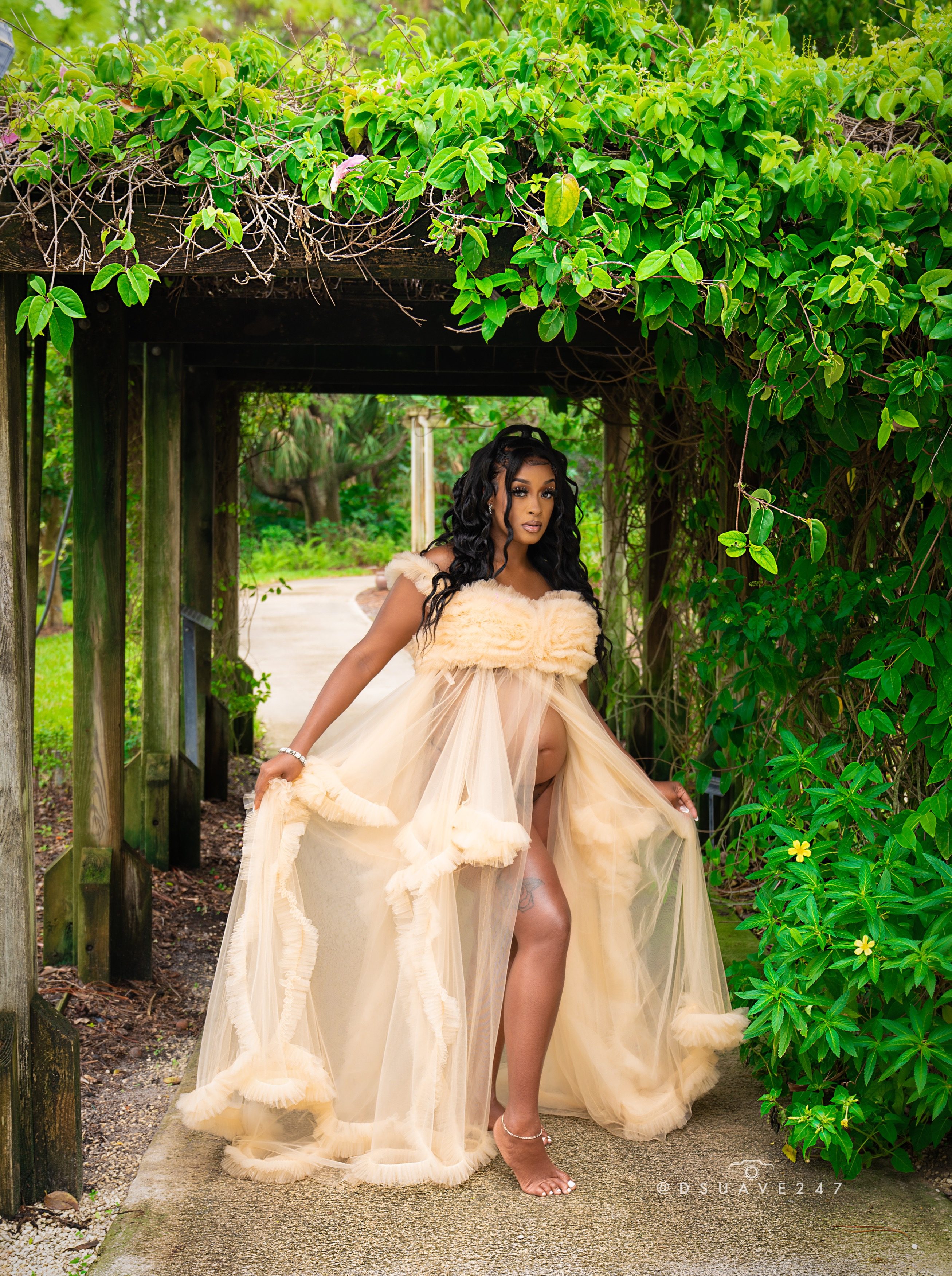 Maternity photography by D.Suave